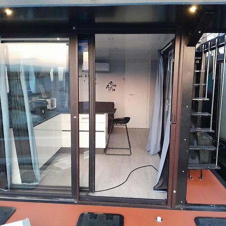 Floating Experience Black Pearl, Lago Maggiore دورميلّيتّو المظهر الخارجي الصورة