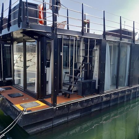 Floating Experience Black Pearl, Lago Maggiore دورميلّيتّو المظهر الخارجي الصورة