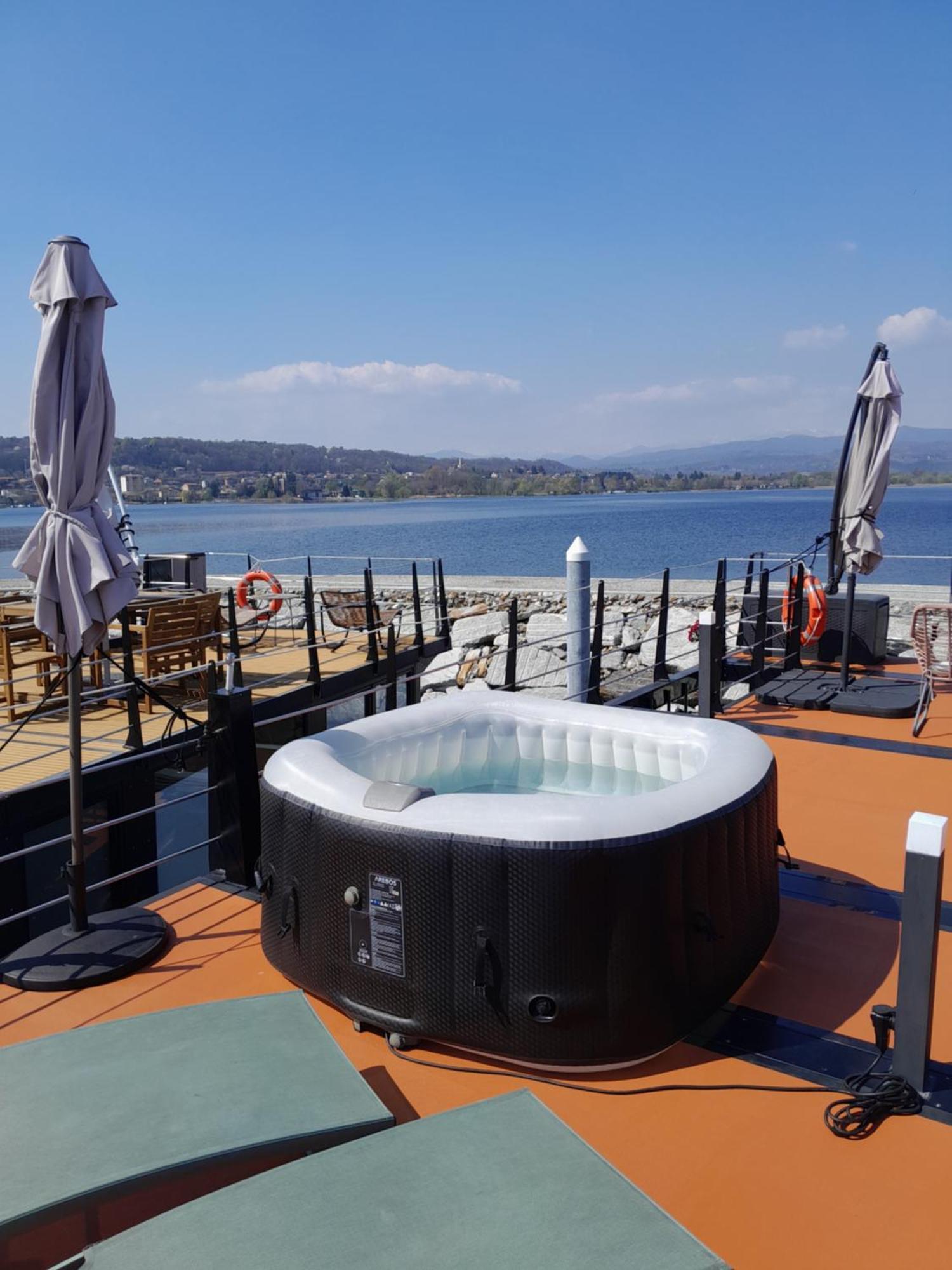 Floating Experience Black Pearl, Lago Maggiore دورميلّيتّو المظهر الخارجي الصورة